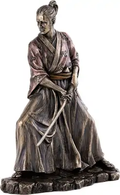 bushido samurai statue